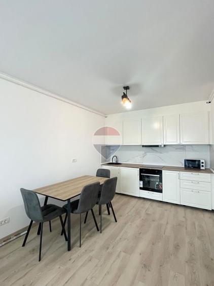 Apartament cu 2 camere semidecomandat, mobilat în UTA