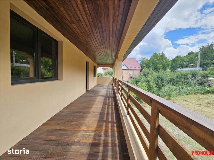 Casă cu 6 camere decomandat cu Teren 887 Mp în Central