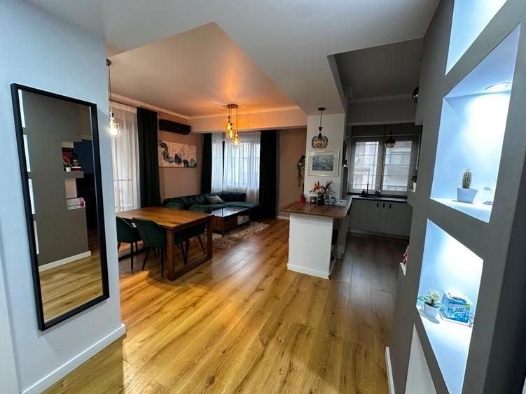 Apartament cu 3 camere semidecomandat, mobilat în Domenii