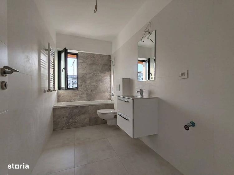 Apartament cu 3 camere decomandat în Romană