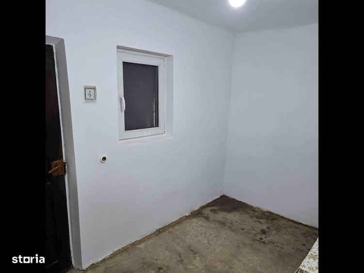 Casă cu 4 camere în Schitu