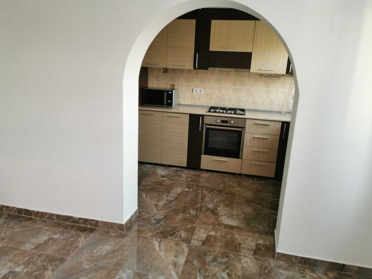 Apartament de inchiriat , 2 camere, etajul 4 - 8