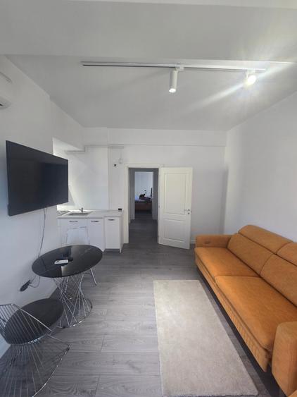 Apartament cu 2 camere decomandat în Politehnica