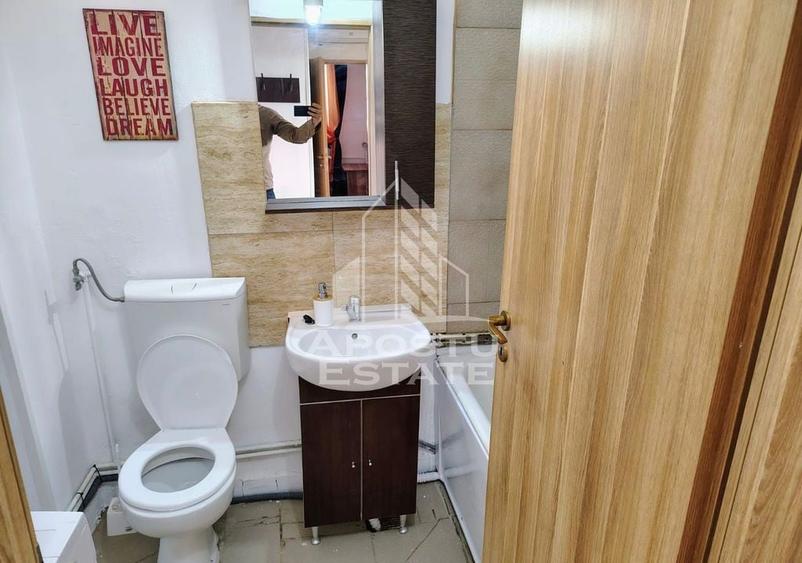 Apartament cu 3 camere semidecomandat în Circumvalațiunii