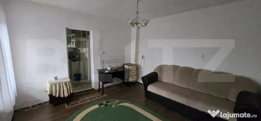 Casă cu 4 camere cu Teren 1182 Mp în Central