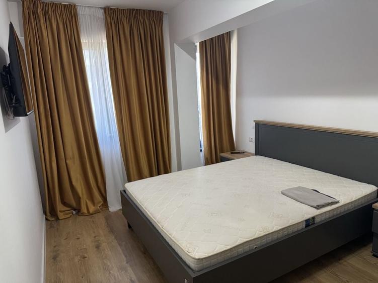 Apartament cu 3 camere decomandat în Exterior Vest