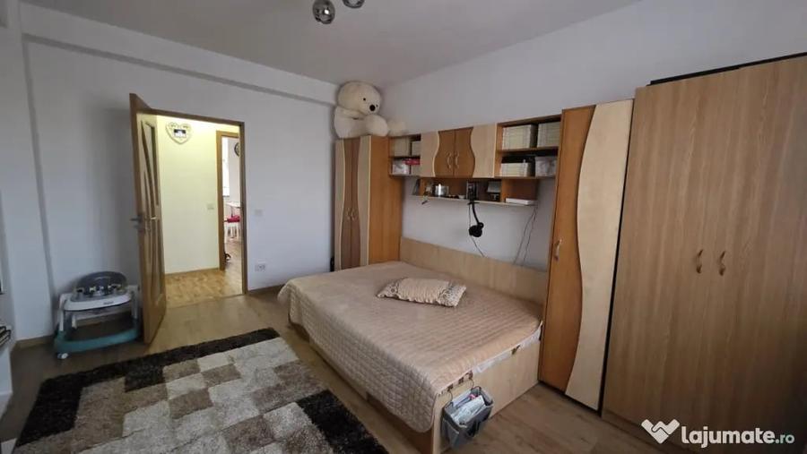 Apartament cu 3 camere decomandat în Ultracentral