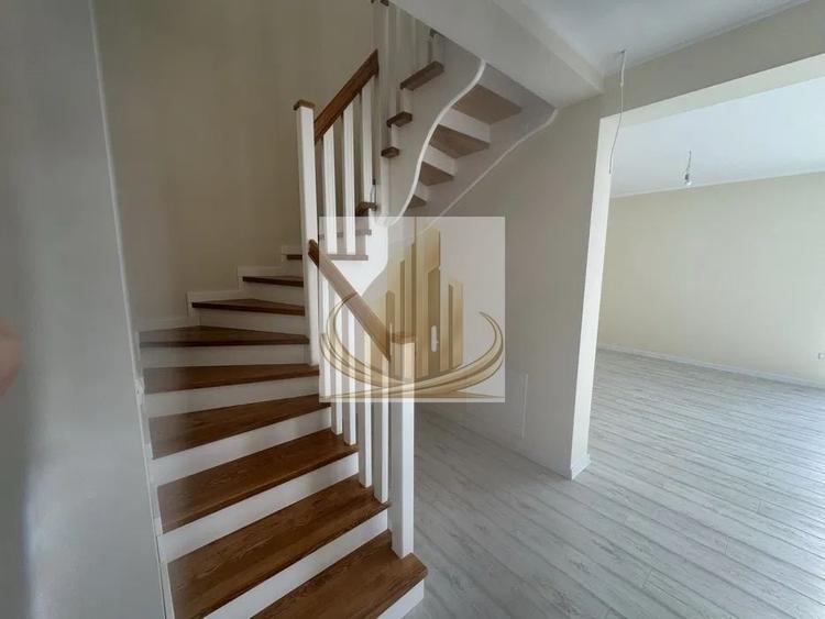 Duplex cu 4 camere cu Canalizare în Giroc