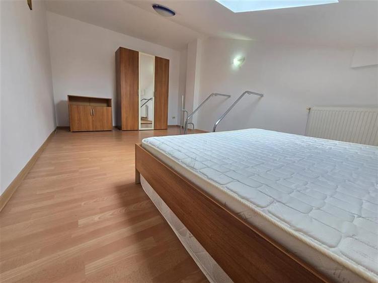 Apartament cu 2 camere decomandat, mobilat în Nicolina