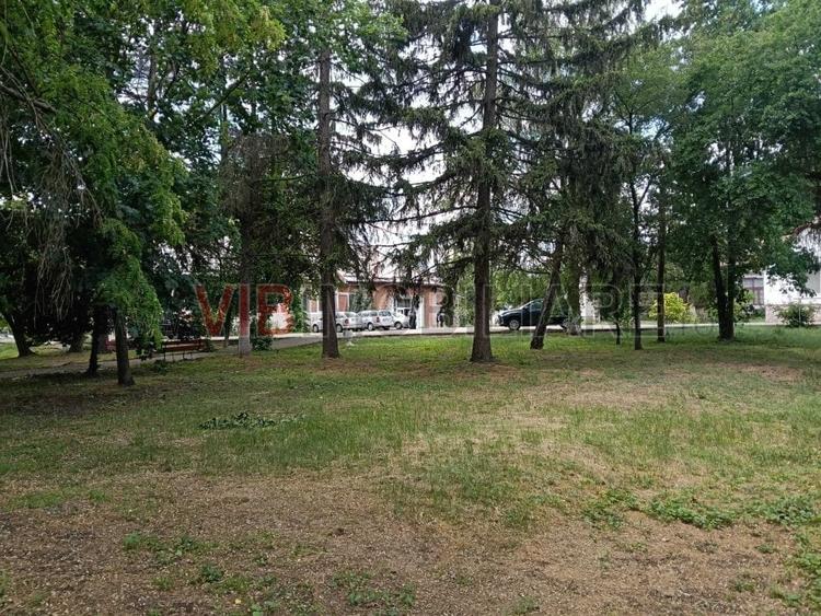 Spațiu comercial, de 2,000 mp, în Călacea