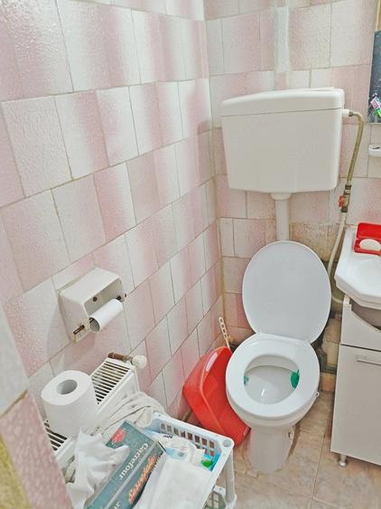 Apartament cu 3 camere semidecomandat în Trivale