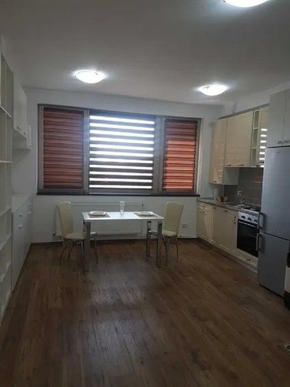 Garsonieră decomandată în Central
