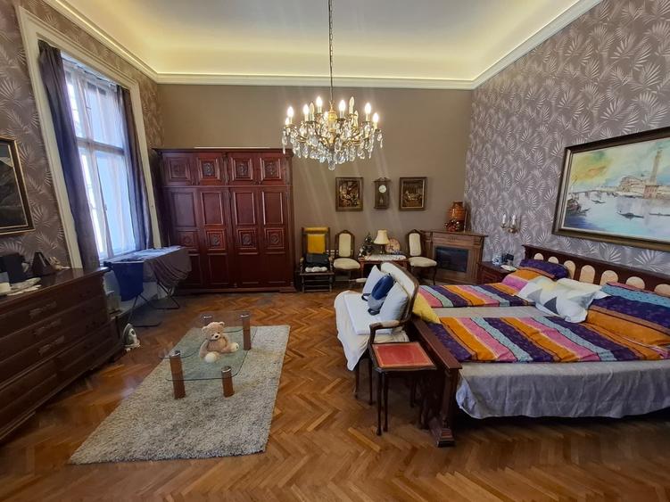 Apartament cu 3 camere semidecomandat în Central