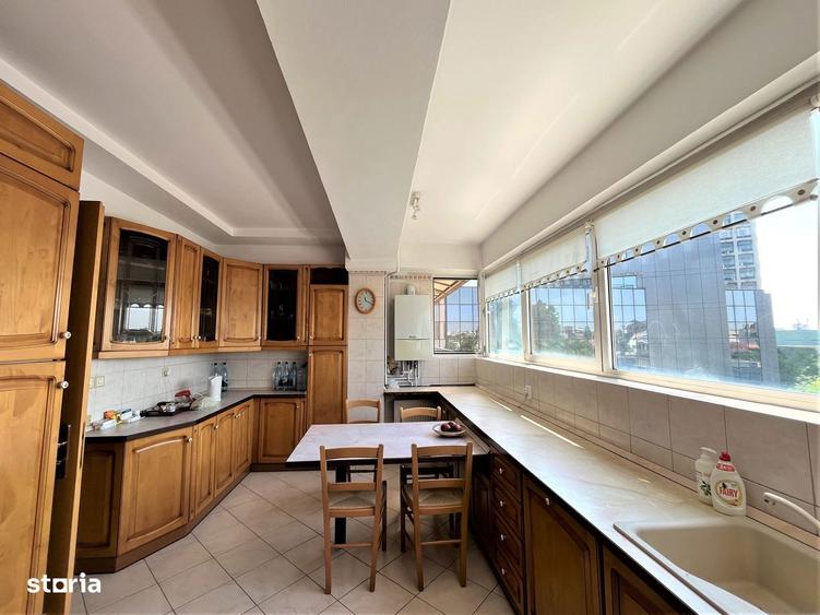 Apartament cu 3 camere decomandat în Aviatorilor