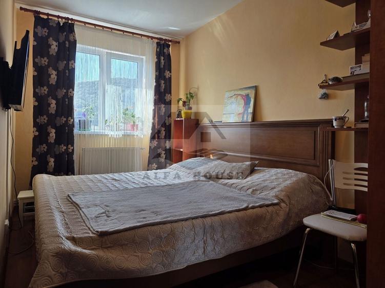 Apartament cu 3 camere decomandat, mobilat în Noua