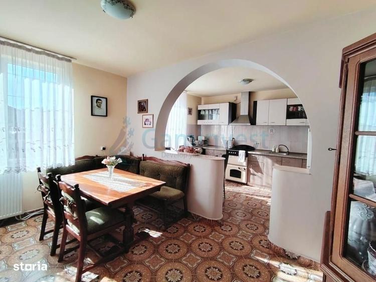 Casă cu 4 camere în Central