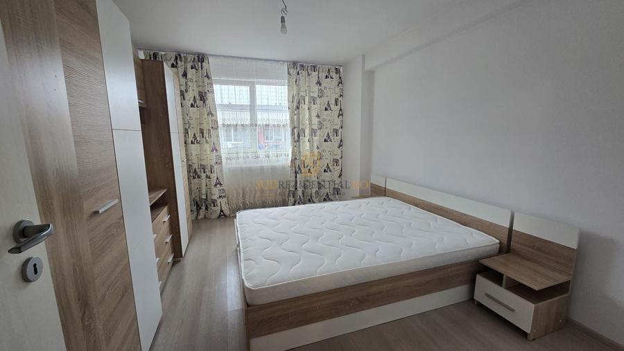 Apartament cu 3 camere semidecomandat, mobilat în Metalurgiei