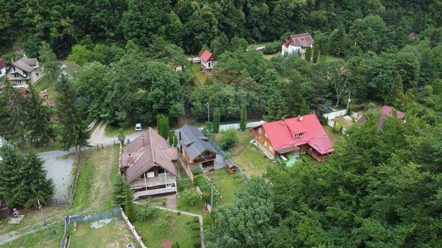 Casă individuală cu 7 camere cu Teren 600 Mp în Frăsinet