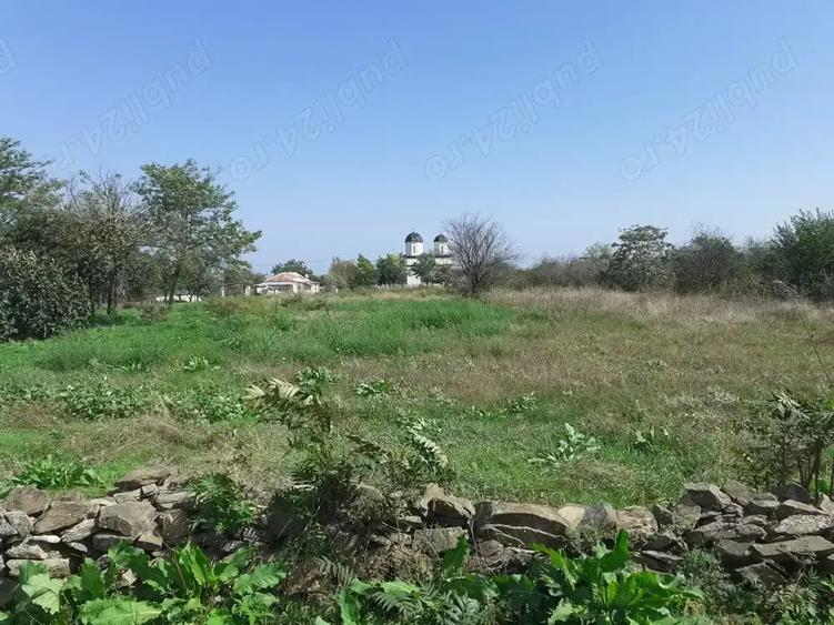 Teren de 2324 mp, în Vadu