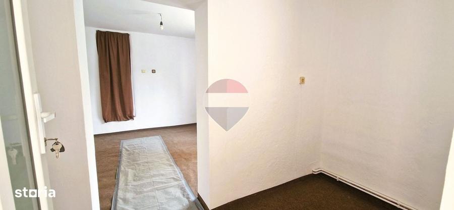 Casă cu 4 camere cu Teren 299 Mp în Șega