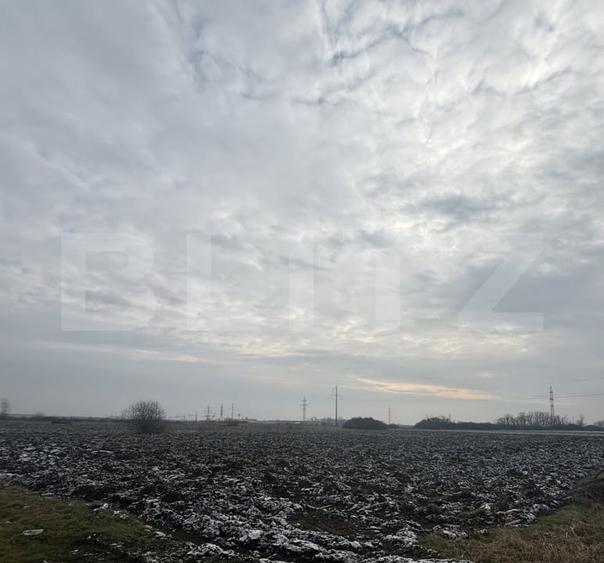 Teren Construcții intravilan de 2000 mp, în Periferie
