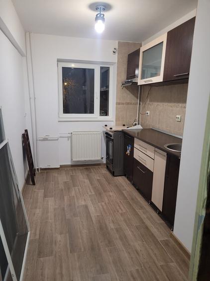 Apartament cu 2 camere decomandat în Malu Roșu
