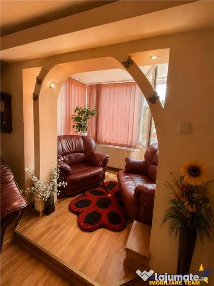Apartament cu 3 camere decomandat în Calea București