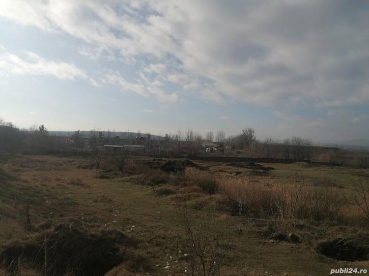 Teren de 22300 mp, în Central
