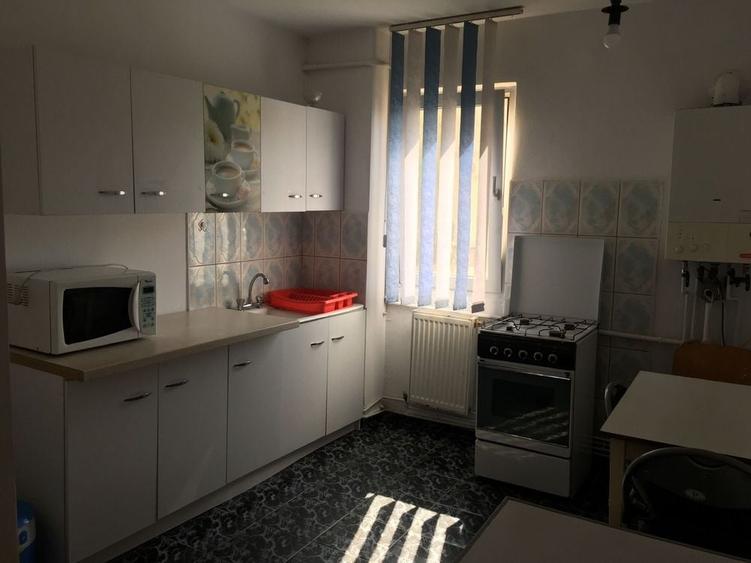 Inchiriez apartament 2 camere - 5