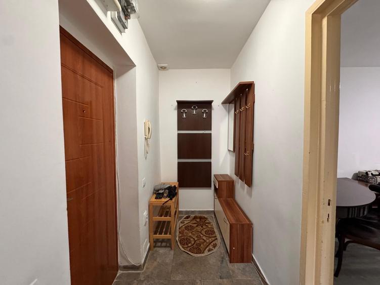 Apartament cu 2 camere decomandat în Malul Spitalului