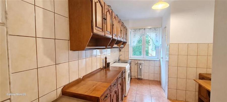 Apartament cu 3 camere decomandat, mobilat în Aurel Vlaicu