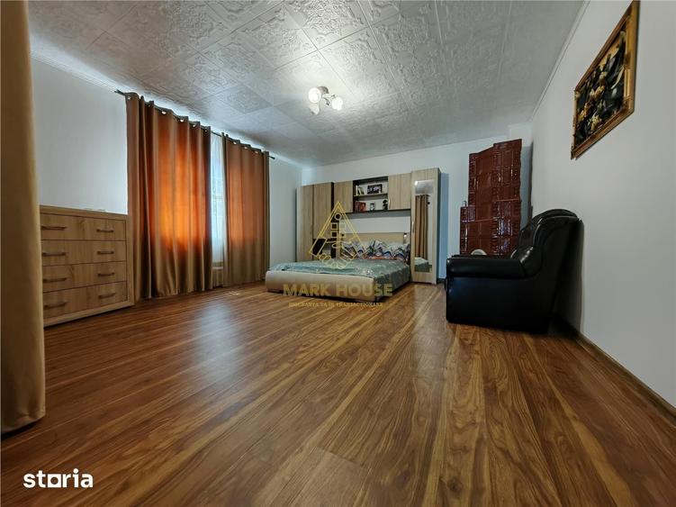 Casă cu 6 camere cu Teren 800 Mp în Gârleni
