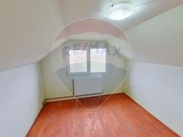 Casă individuală cu 3 camere cu Teren 1262 Mp în Vadu Izei