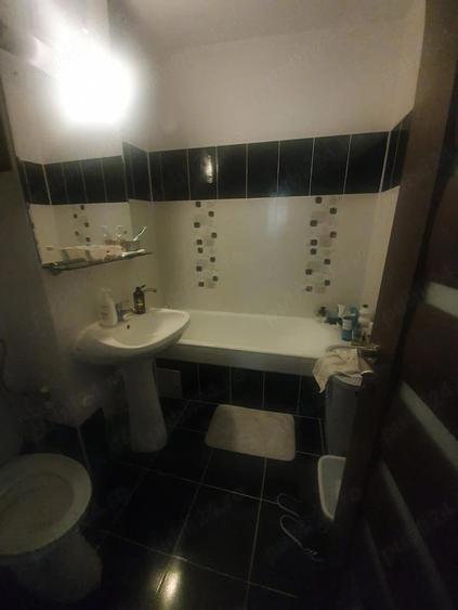 Apartament cu 2 camere decomandat în Calea București