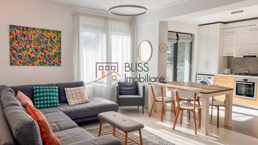 Apartament cu 3 camere semidecomandat în Sisești