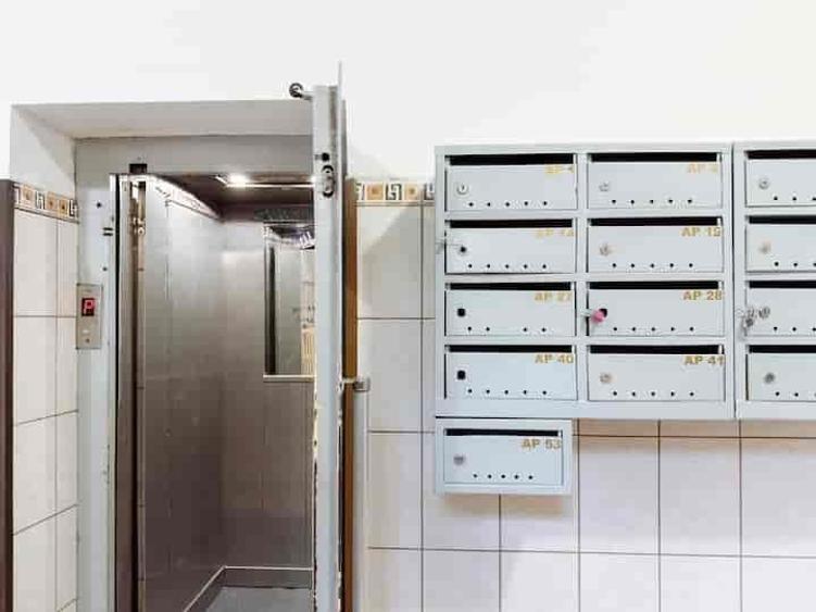 Apartament 2 camere / Blocul Dalles /Afacere la cheie !! 2 camere - 18