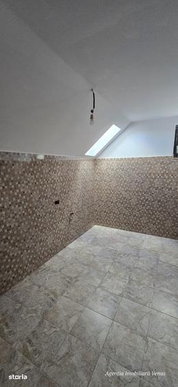 Casă cu 5 camere cu Teren 1000 Mp în Mihai Eminescu