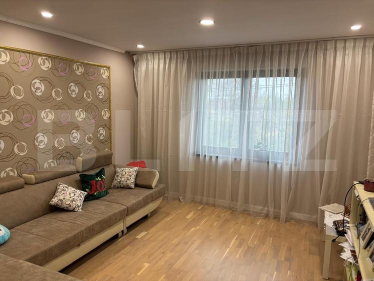 Apartament cu 3 camere decomandat, mobilat în Lunei