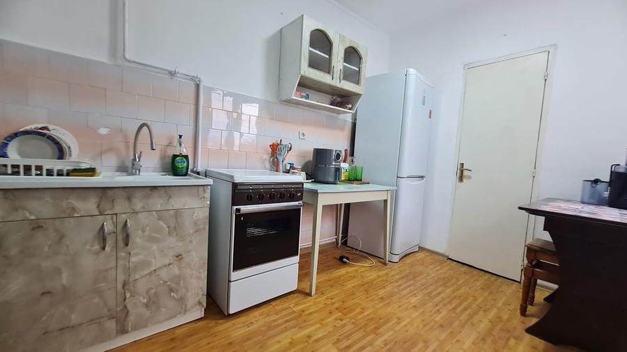 Apartament cu 2 camere decomandat, mobilat în Câmpineanca