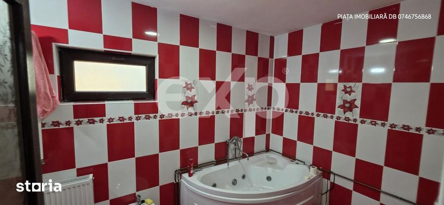 Casă cu 6 camere cu Piscina în Răzvad