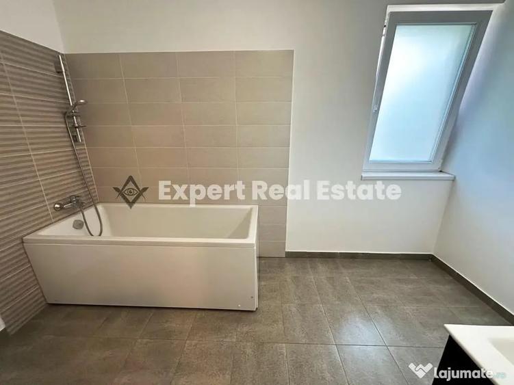 Casă cu 4 camere cu Teren 300 Mp în Central