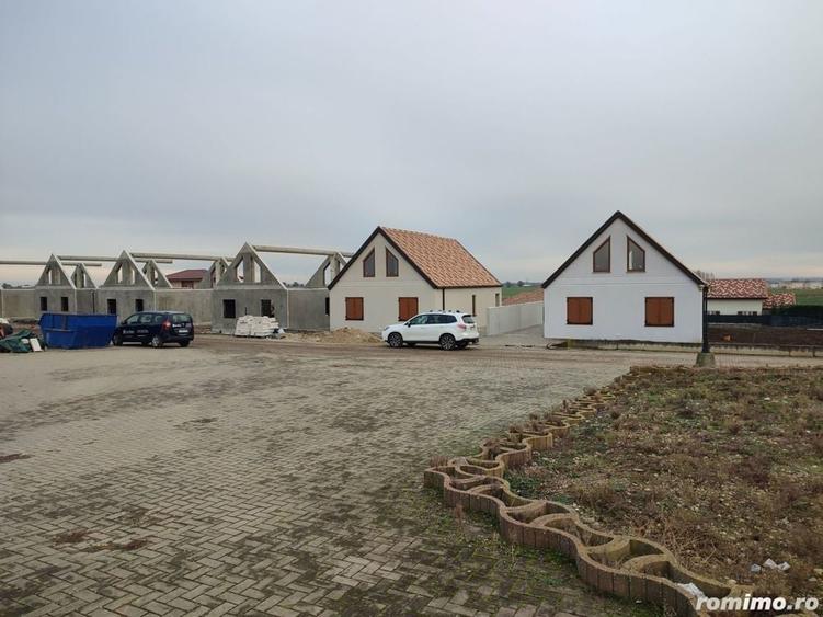 Casă cu 5 camere cu Teren 500 Mp în Sânandrei