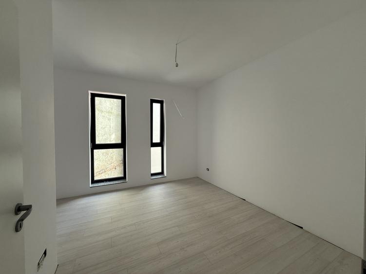 Apartament cu 4 camere decomandat în Nerva Traian