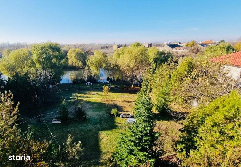 Casă cu Teren 2200 Mp în Central