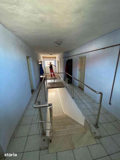 Casă cu 5 camere cu Teren 660 Mp în Central