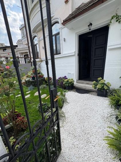 Apartament cu 4 camere decomandat, mobilat în Unirii