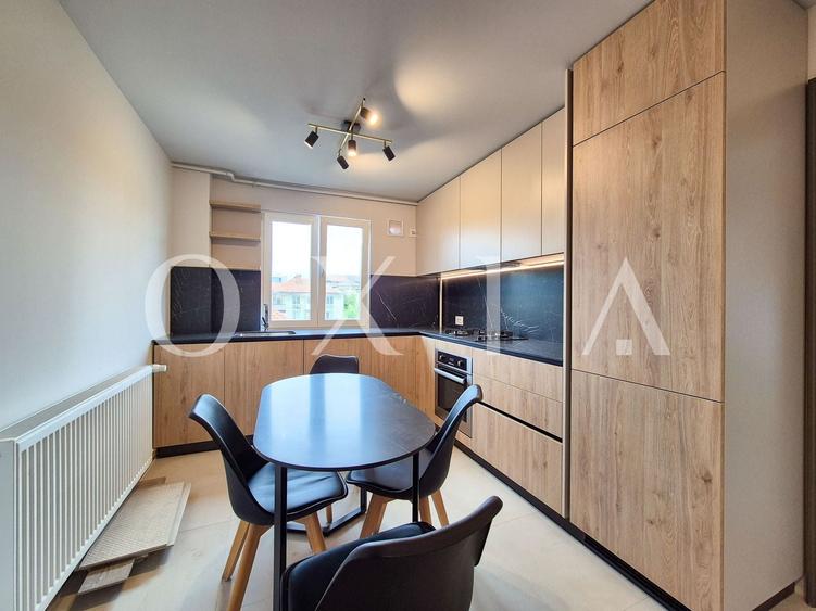 Apartament cu 3 camere semidecomandat, mobilat în Complex Studențesc