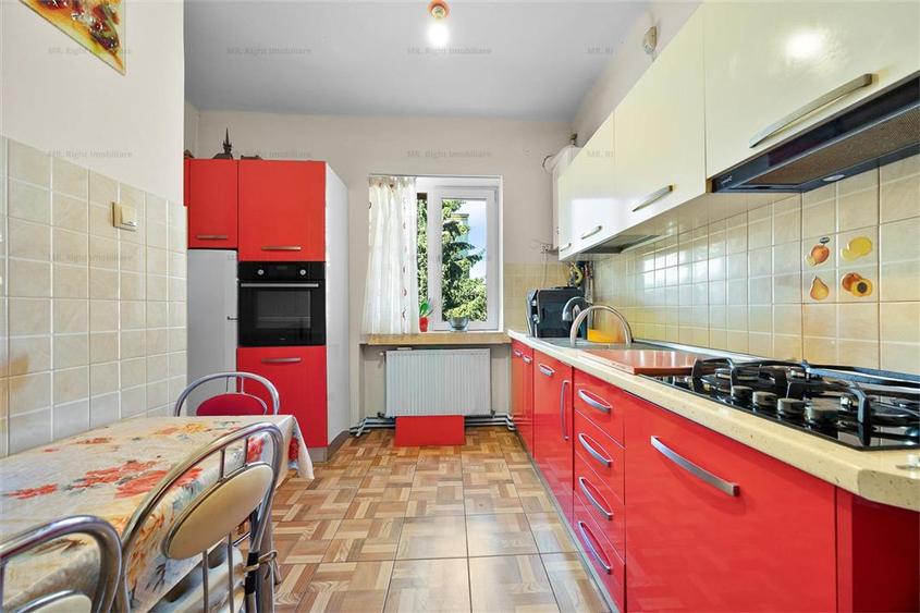 Apartament cu 3 camere decomandat, mobilat în Centrul Civic