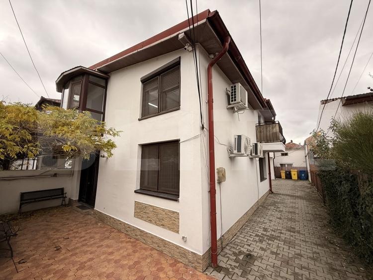Spațiu comercial, de 223.19999694824 mp, în 1 Mai