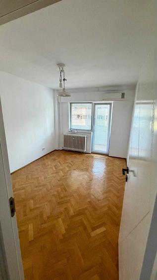 Apartament cu 4 camere decomandat în Ultracentral